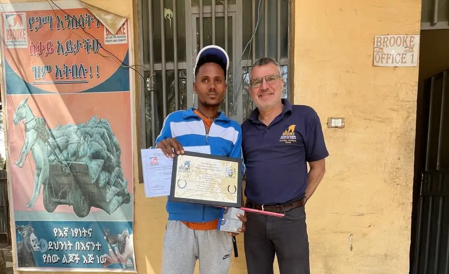 Farrier award winner with Brooke's Global Farriery Advisor 