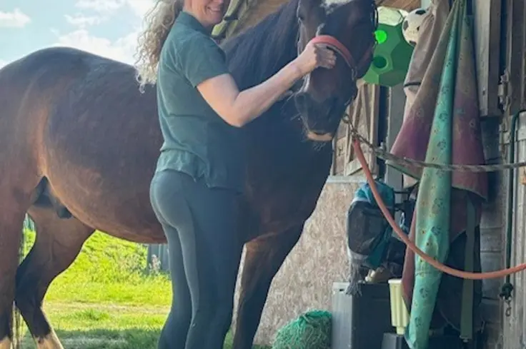 Jenny Lee with her horse.